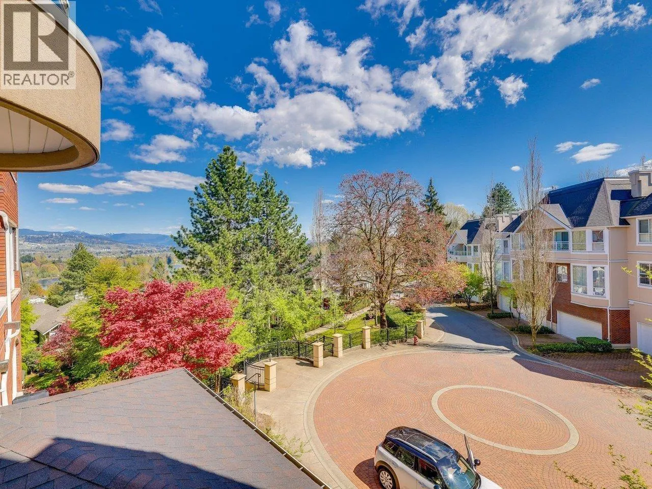 612 5262 OAKMOUNT CRESCENT
