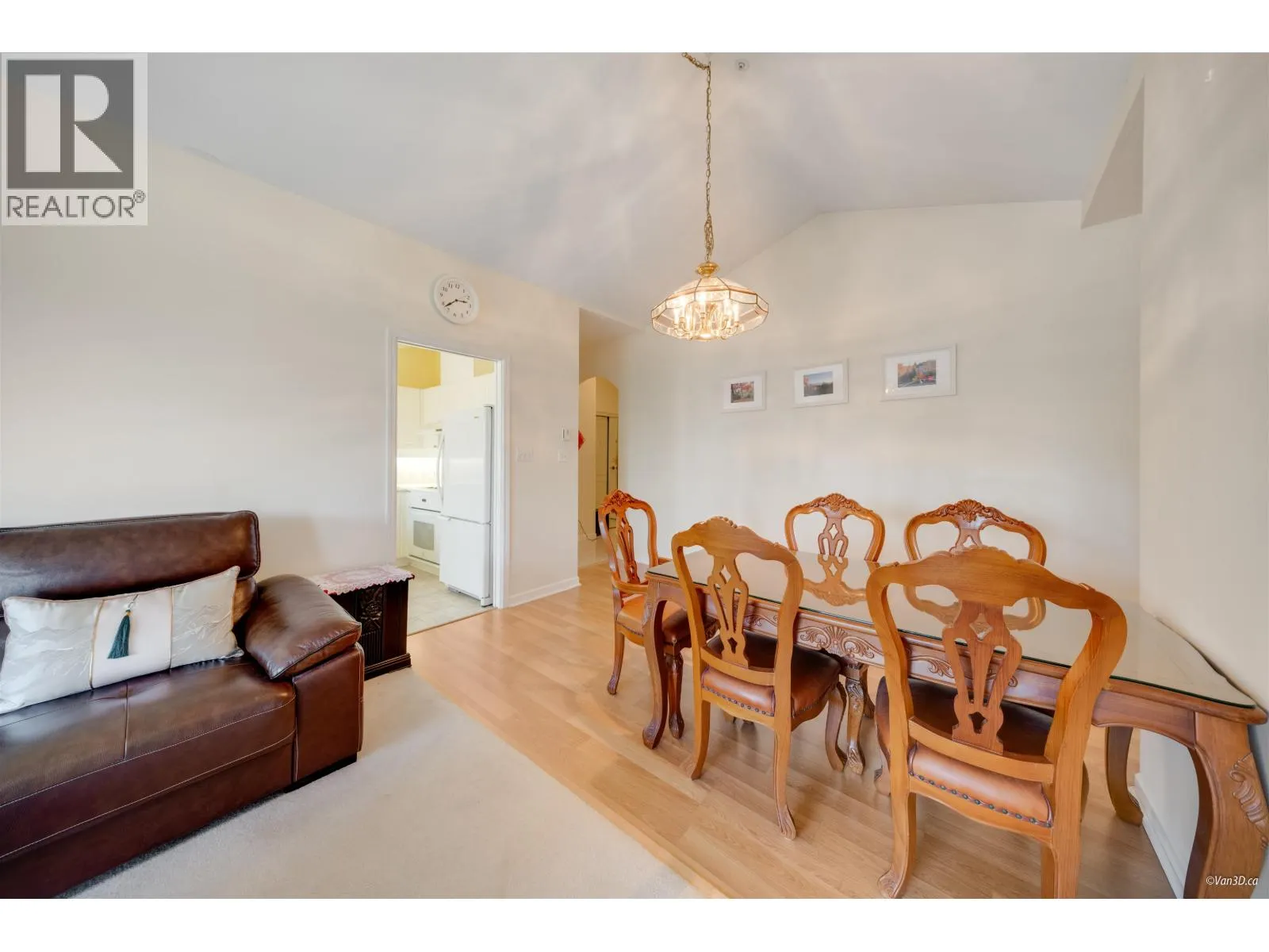 612 5262 OAKMOUNT CRESCENT