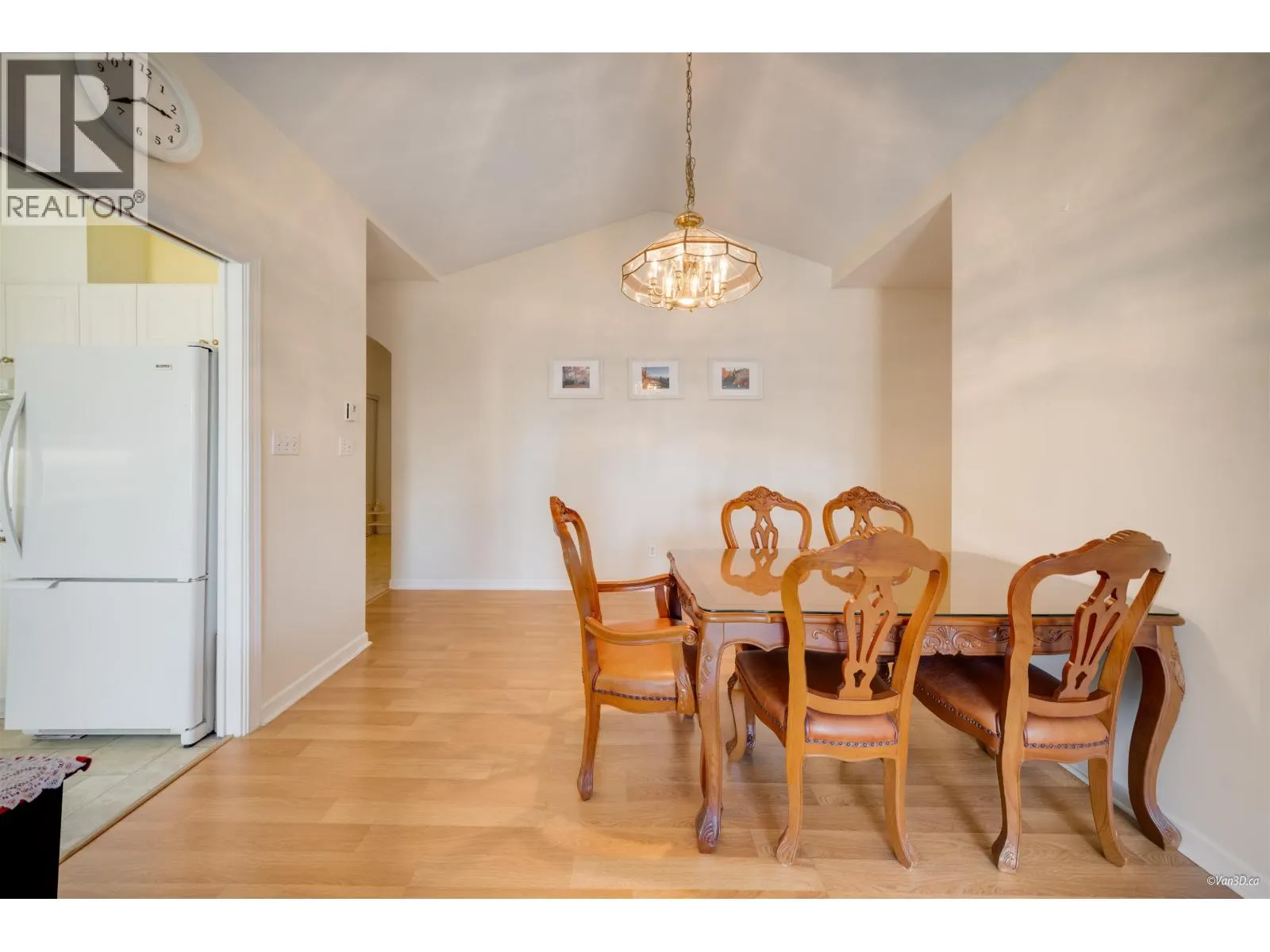 612 5262 OAKMOUNT CRESCENT