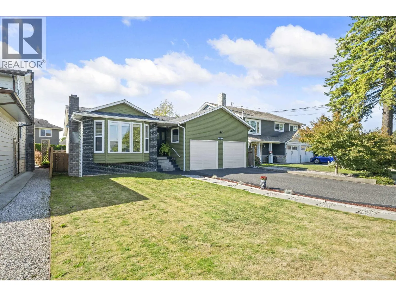 4939 LINDEN DRIVE