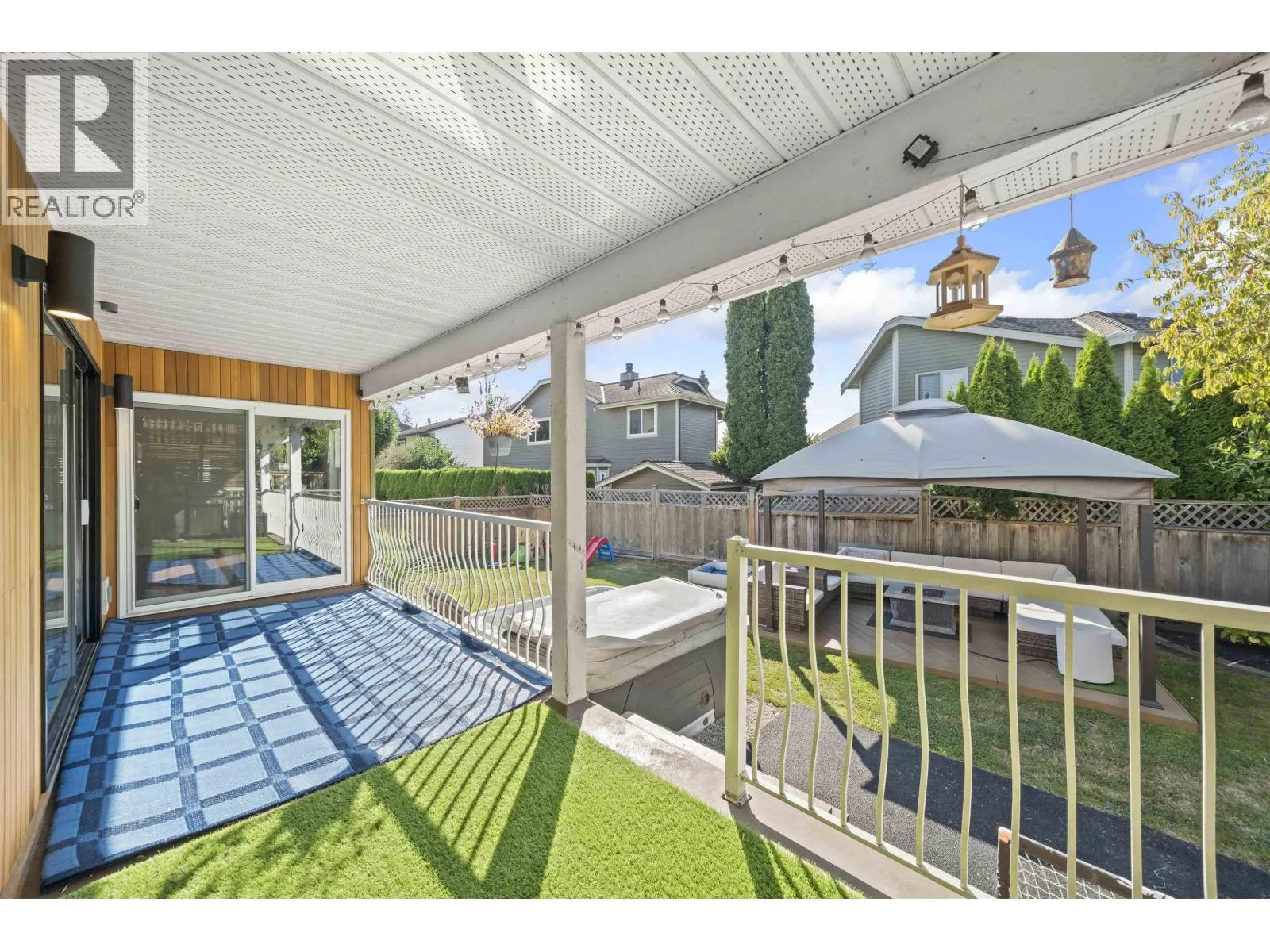 4939 LINDEN DRIVE