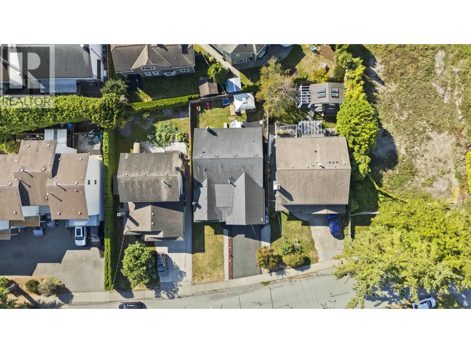 4939 LINDEN DRIVE