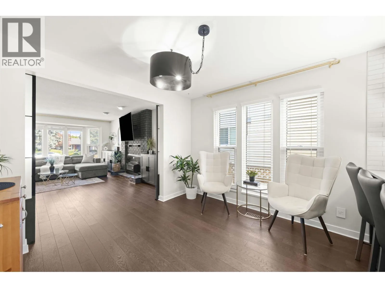 4939 LINDEN DRIVE