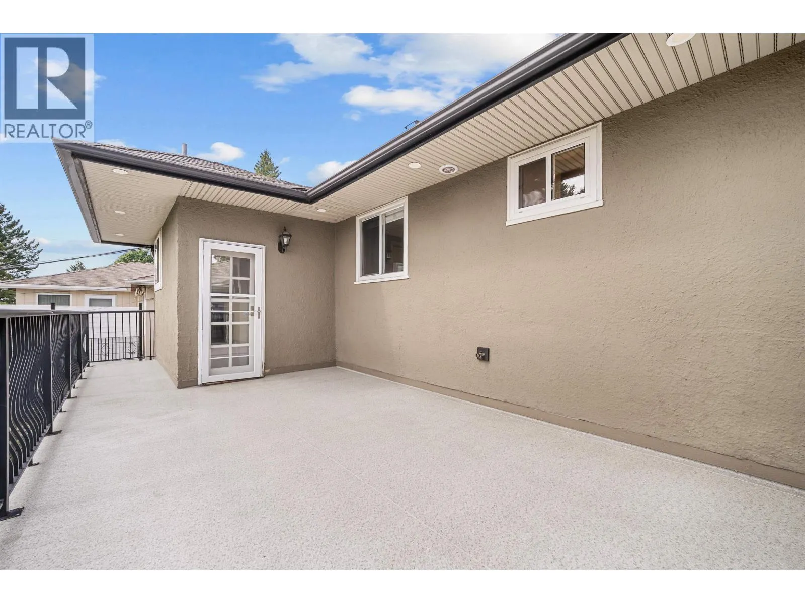 1137 CLOVERLEY STREET