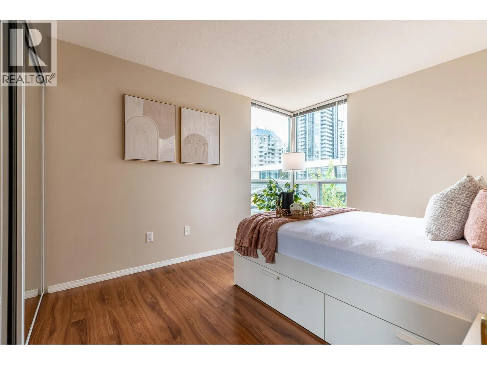 405 1148 HEFFLEY CRESCENT