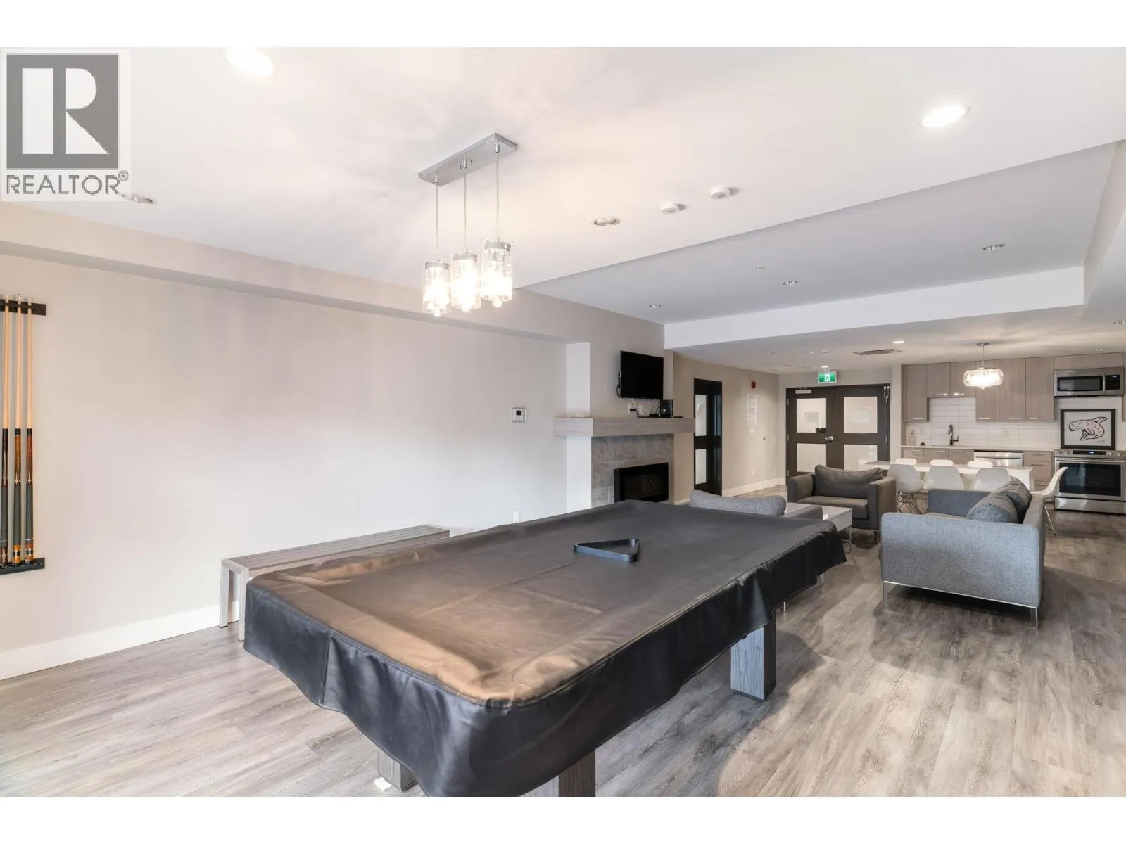 401 4690 HAWK LANE