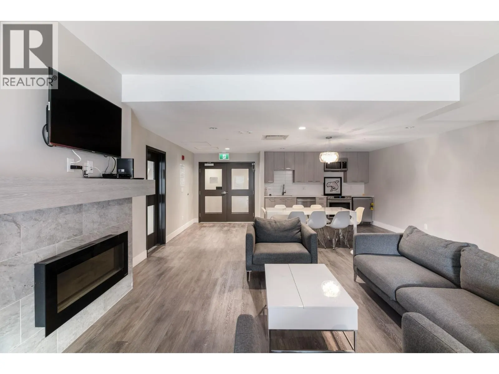 401 4690 HAWK LANE