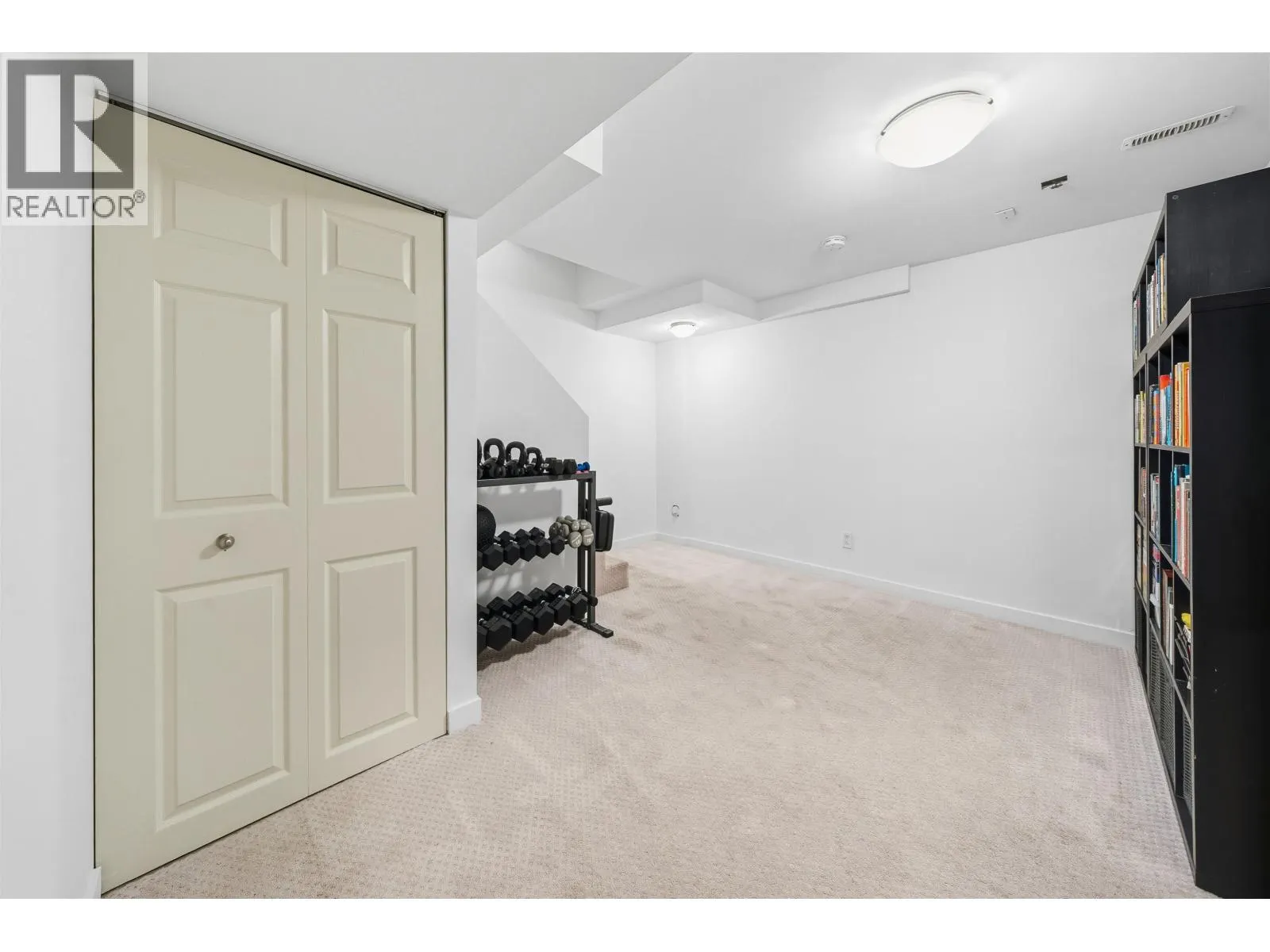 4742 LAURELWOOD PLACE