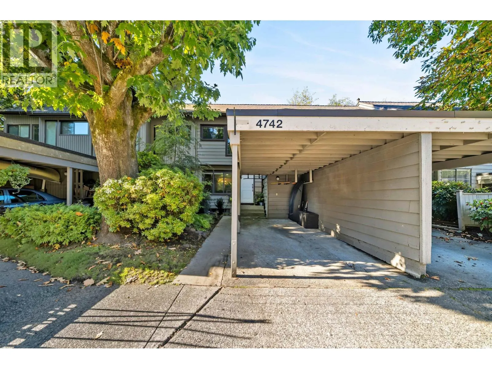 4742 LAURELWOOD PLACE