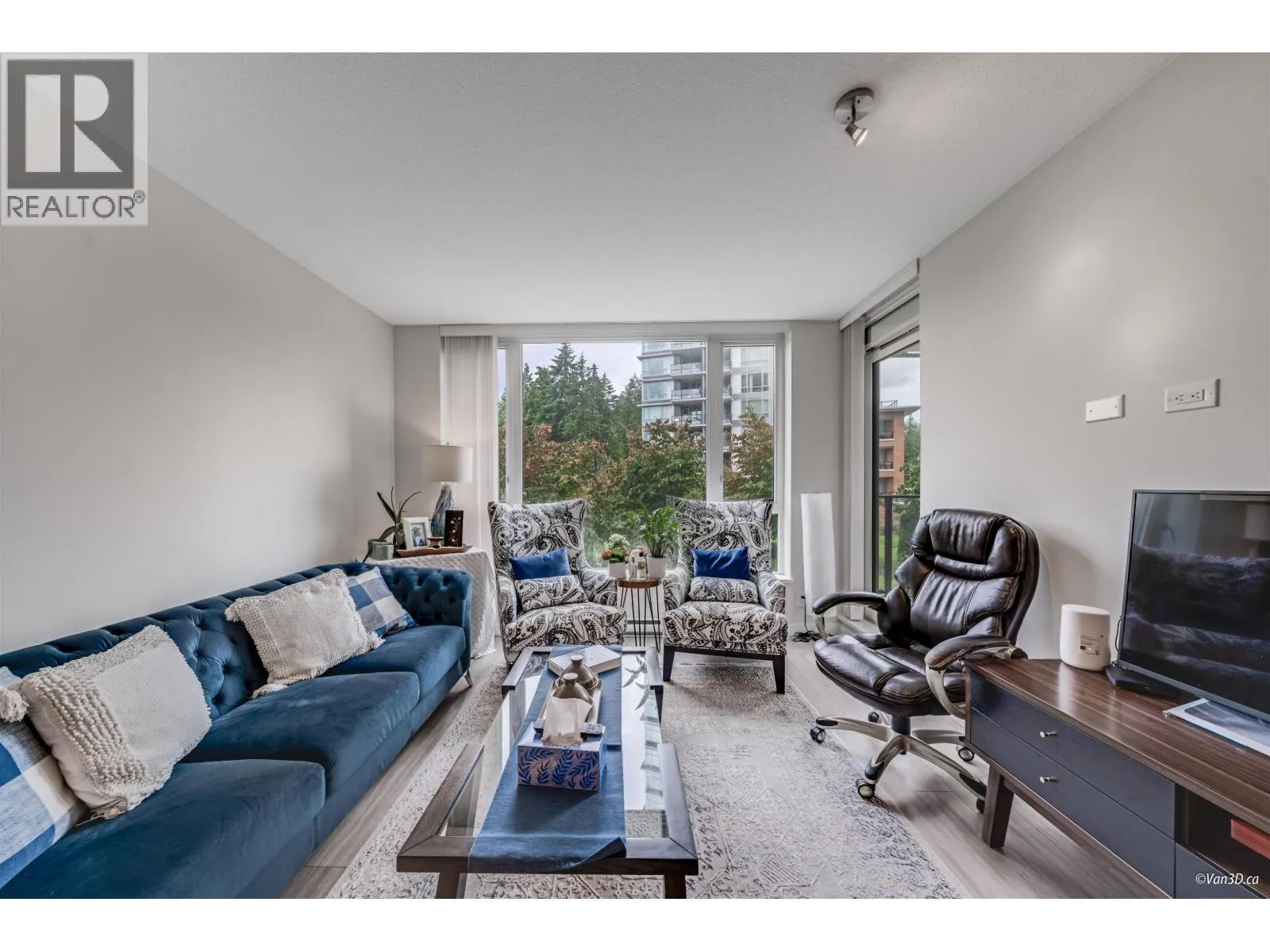 304 3100 WINDSOR GATE