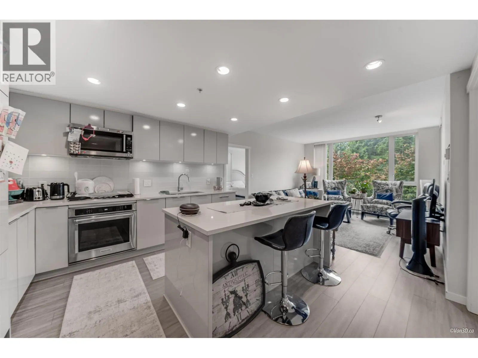 304 3100 WINDSOR GATE