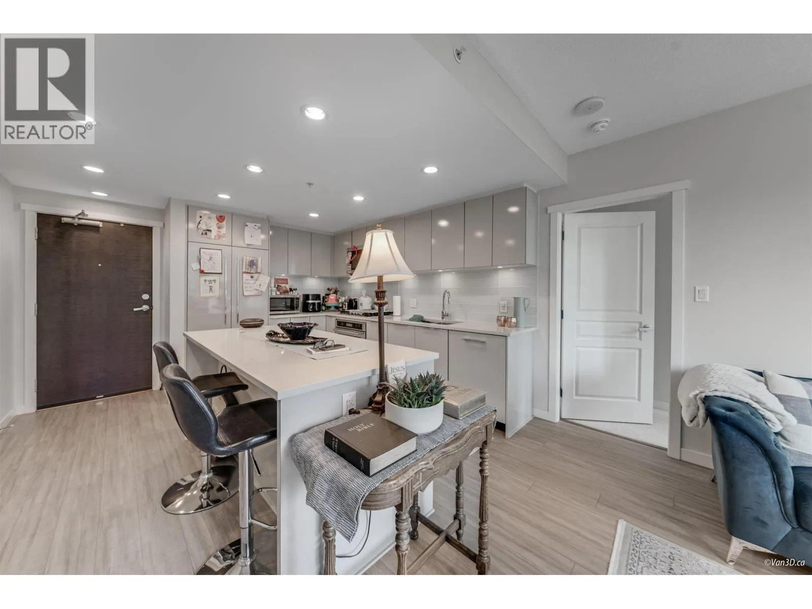 304 3100 WINDSOR GATE