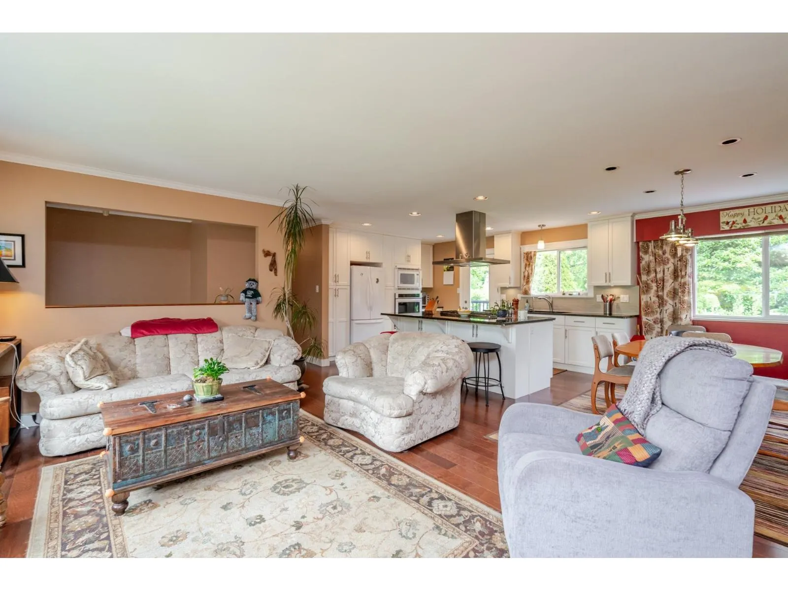 9756 CROWN CRESCENT