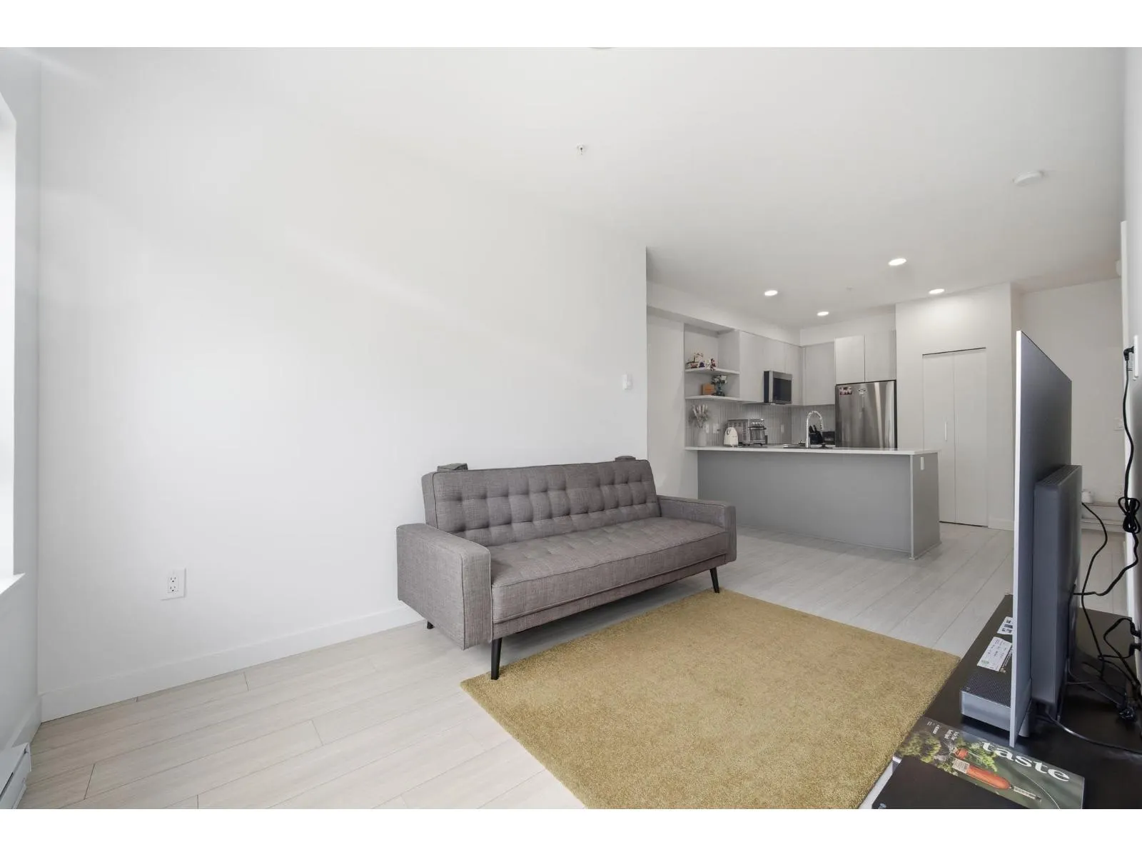 225 10777 138 STREET