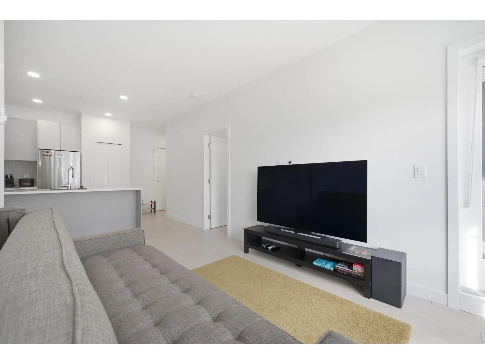 225 10777 138 STREET