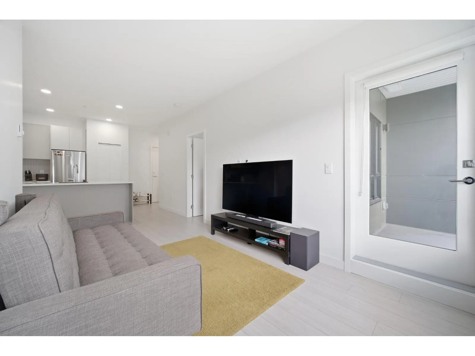 225 10777 138 STREET