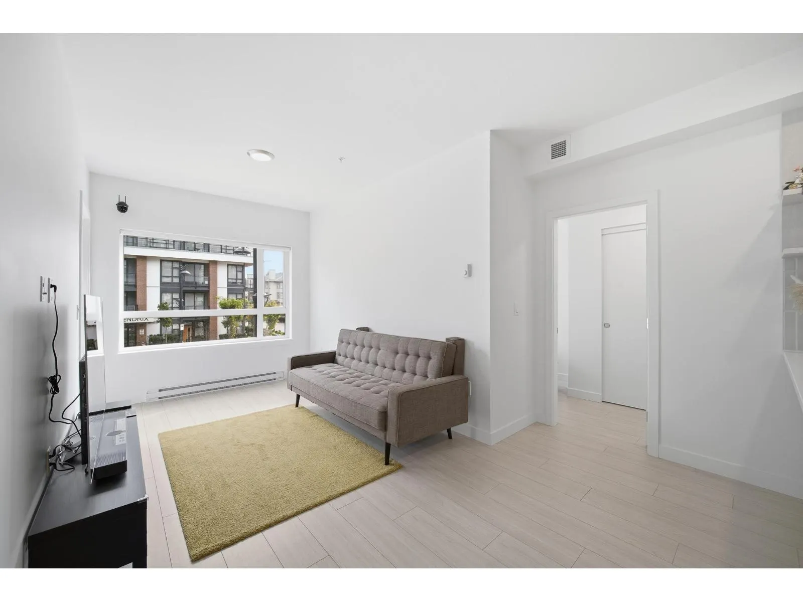 225 10777 138 STREET