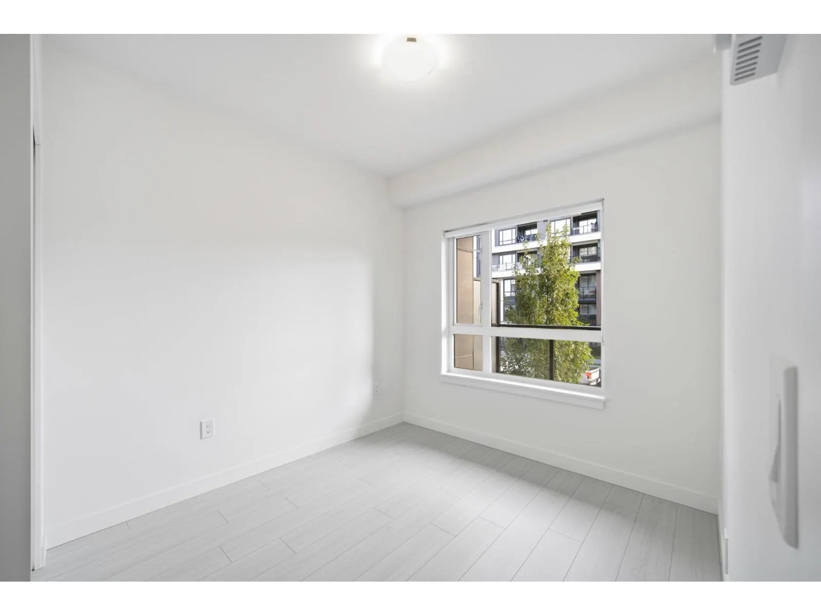 225 10777 138 STREET