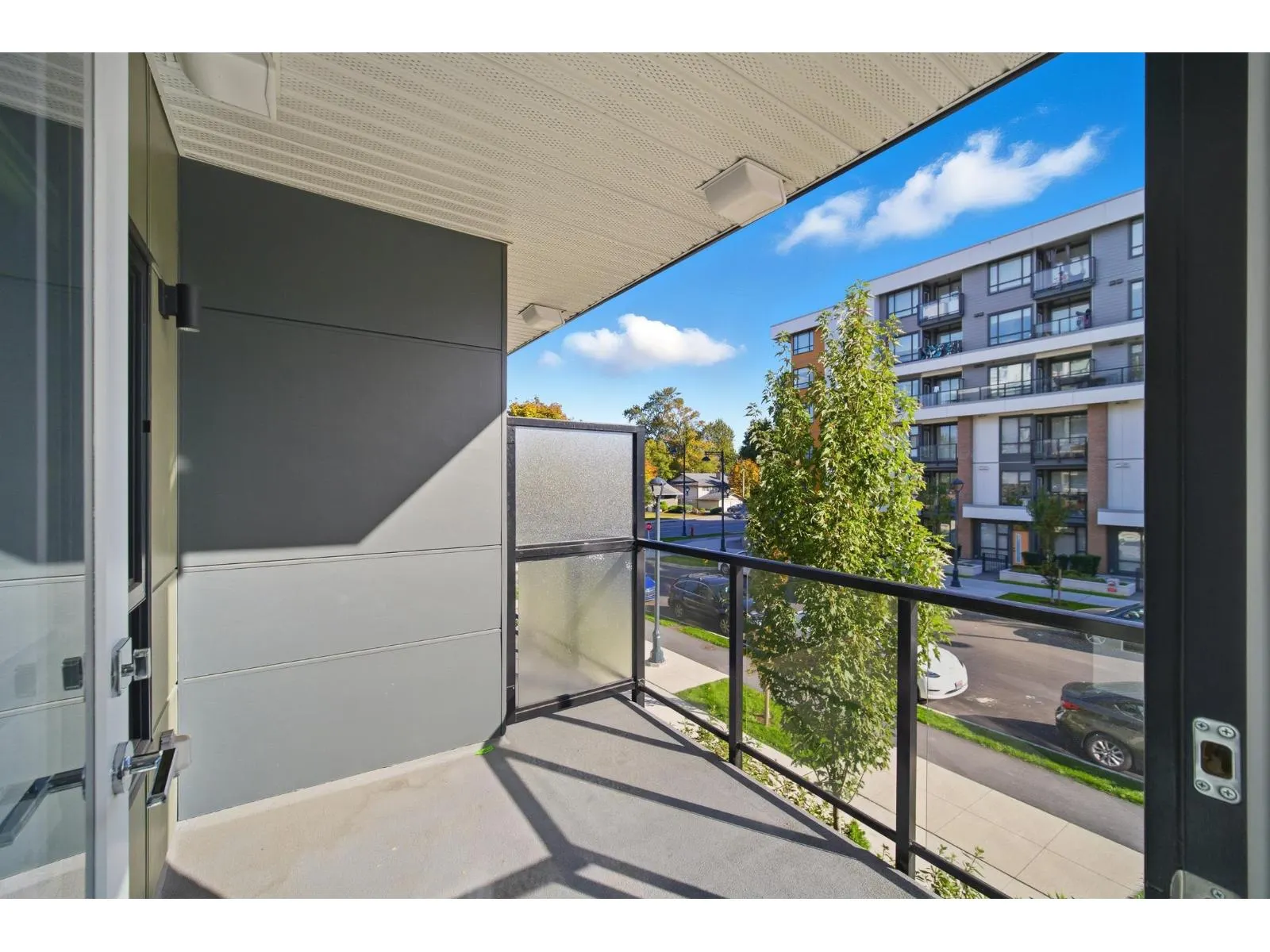 225 10777 138 STREET