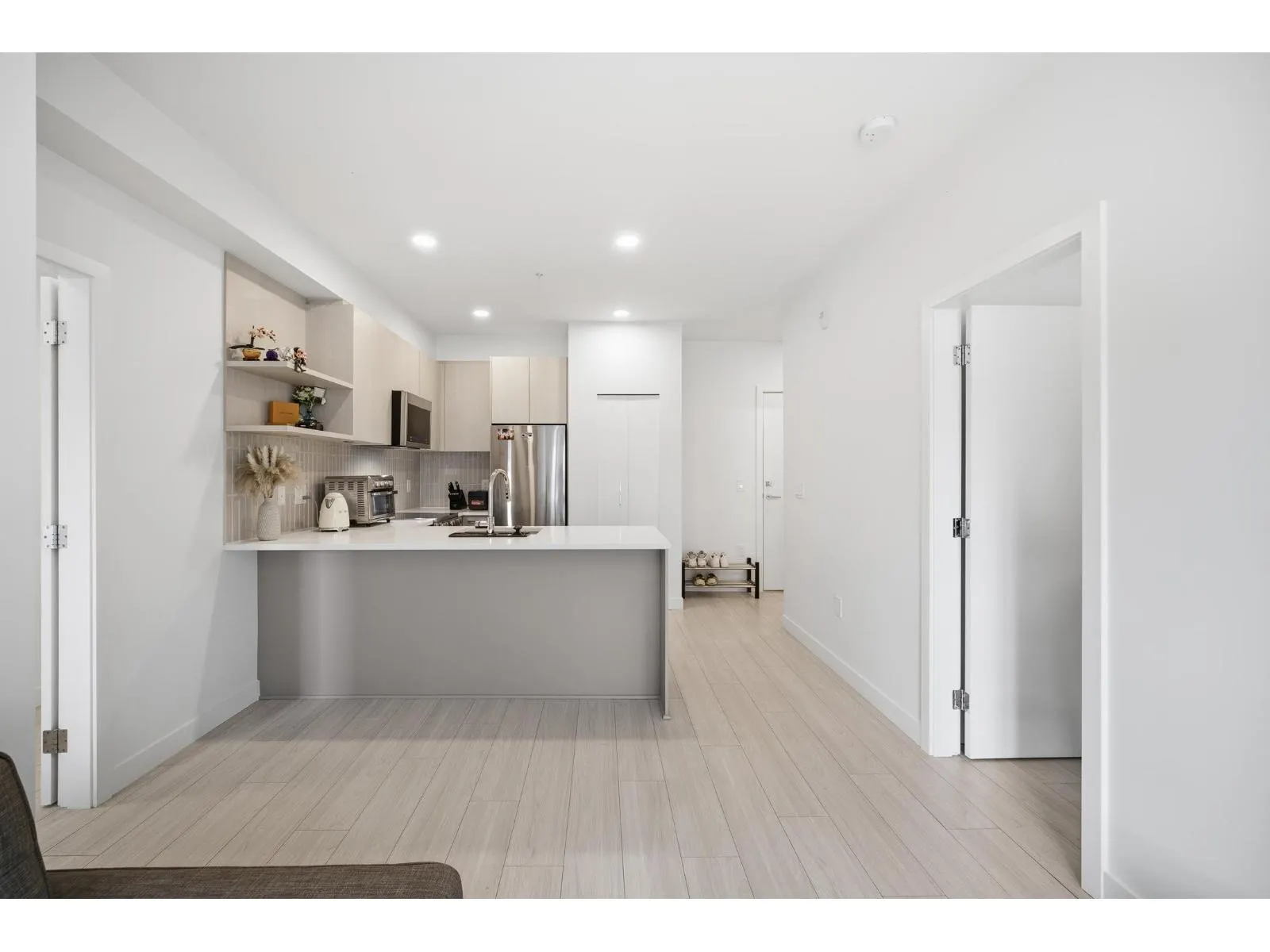 225 10777 138 STREET