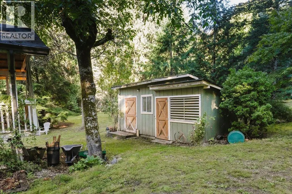 6252 SECHELT INLET ROAD