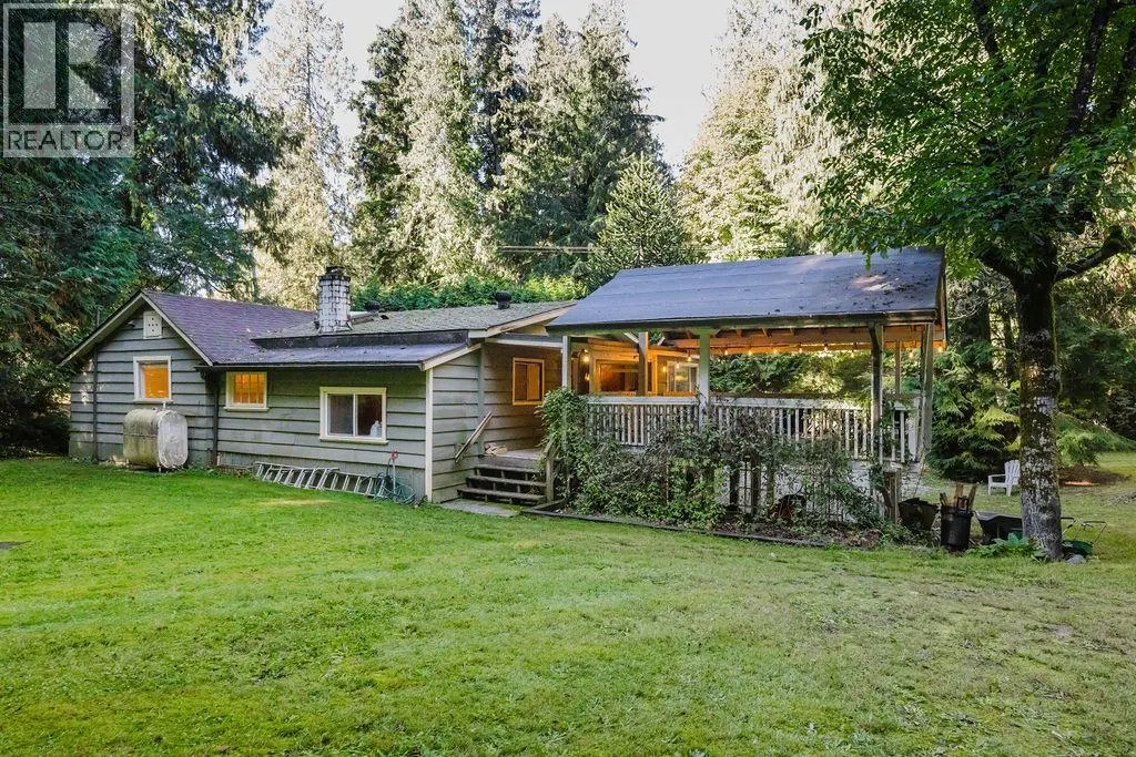 6252 SECHELT INLET ROAD