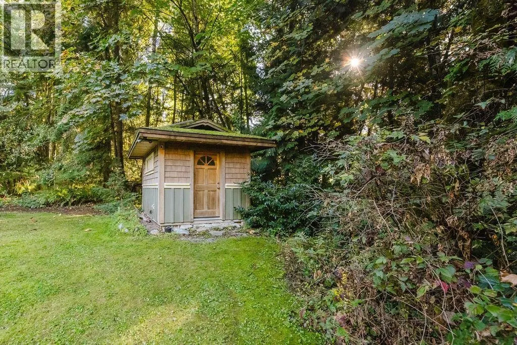 6252 SECHELT INLET ROAD