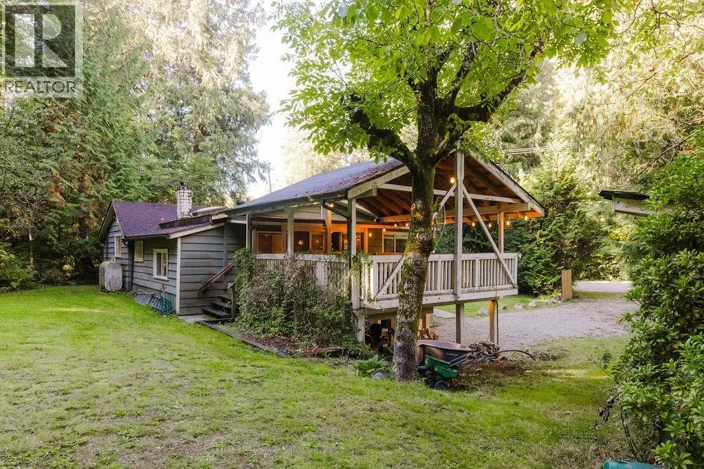6252 SECHELT INLET ROAD