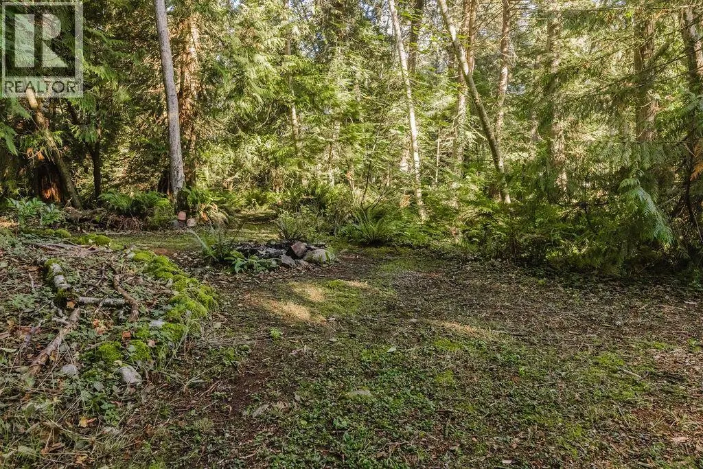 6252 SECHELT INLET ROAD