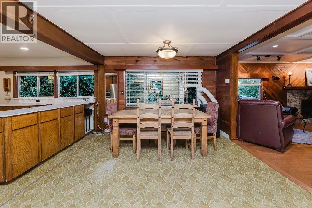 6252 SECHELT INLET ROAD