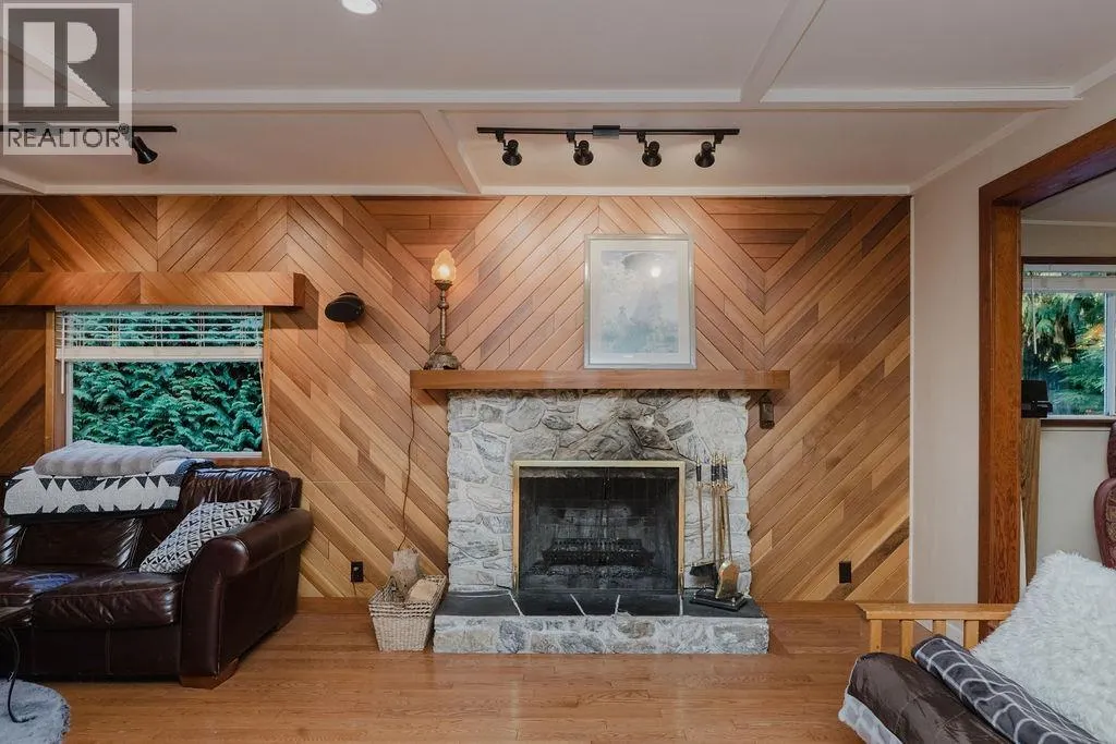 6252 SECHELT INLET ROAD