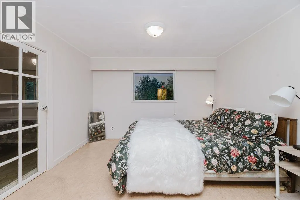 6252 SECHELT INLET ROAD