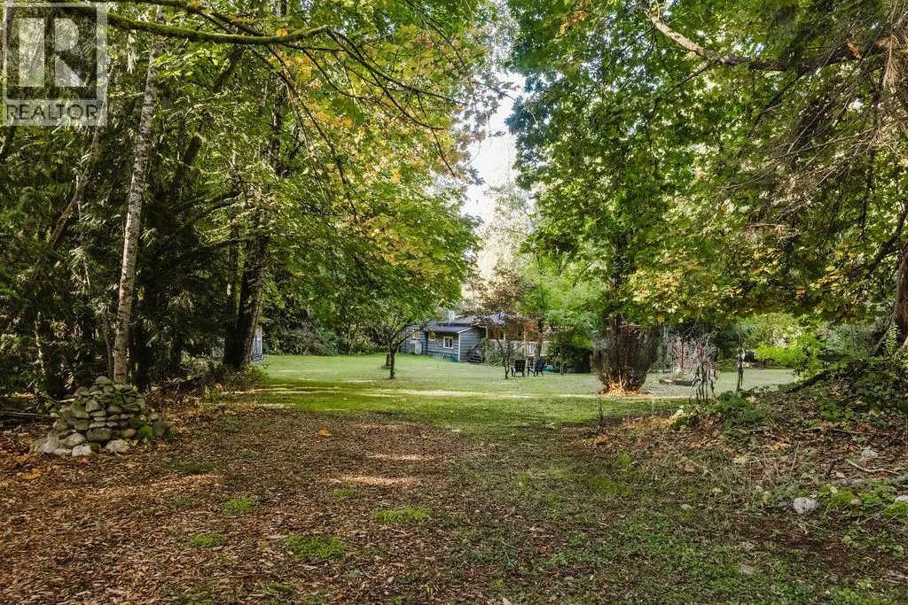 6252 SECHELT INLET ROAD