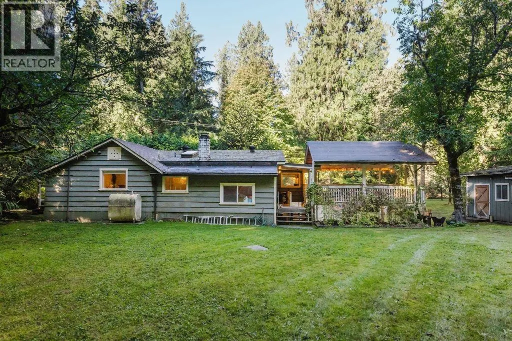 6252 SECHELT INLET ROAD