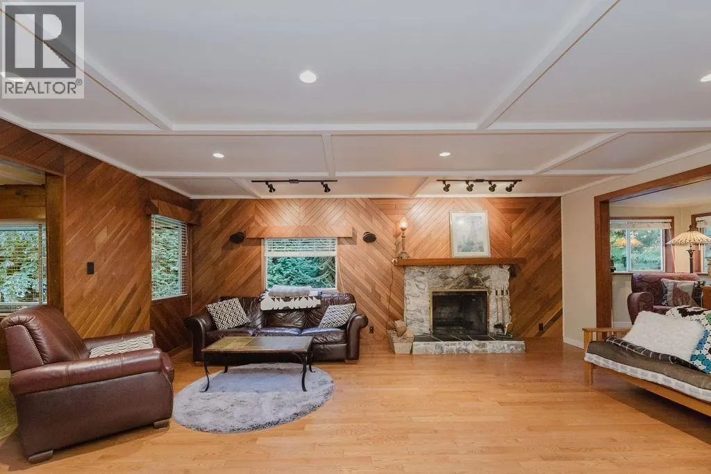 6252 SECHELT INLET ROAD