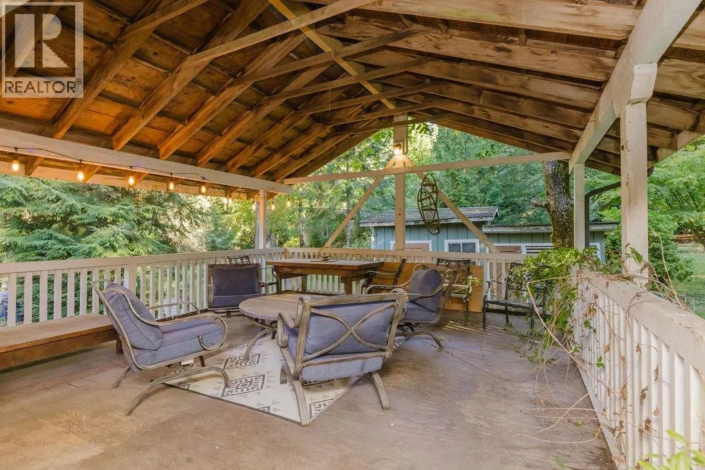 6252 SECHELT INLET ROAD