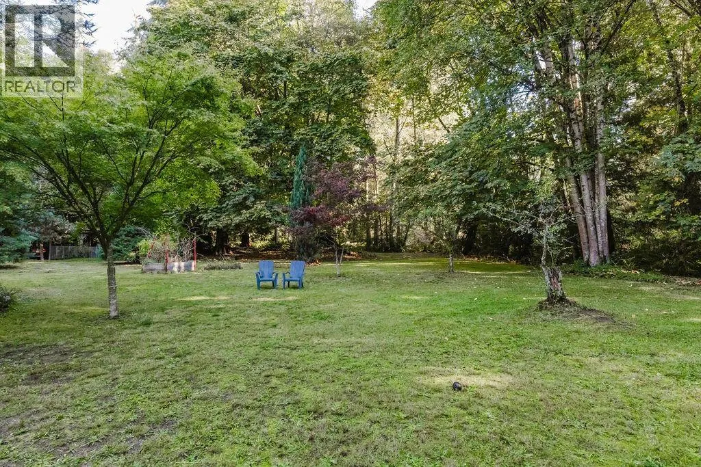 6252 SECHELT INLET ROAD