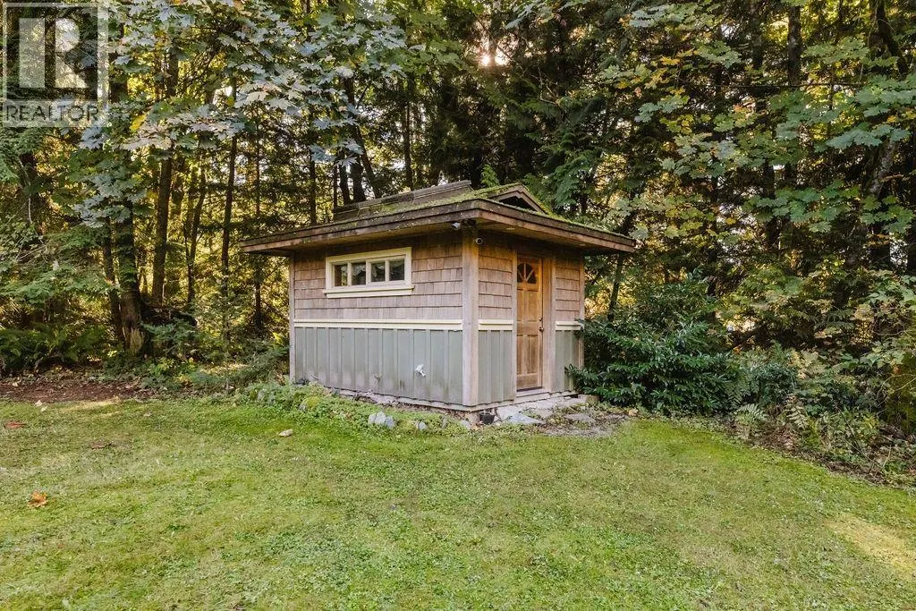 6252 SECHELT INLET ROAD