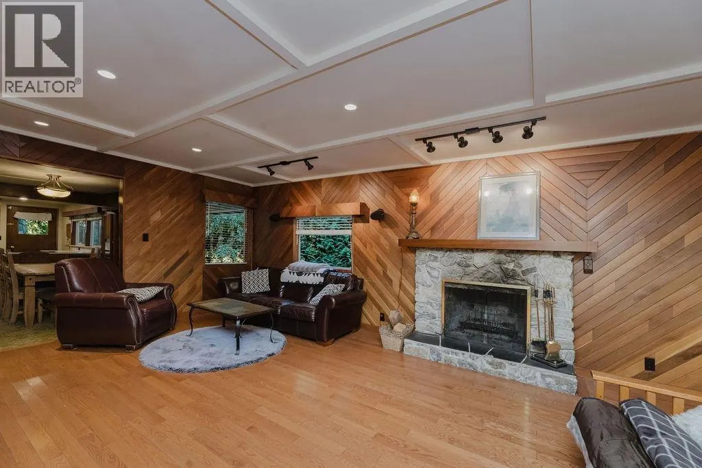6252 SECHELT INLET ROAD