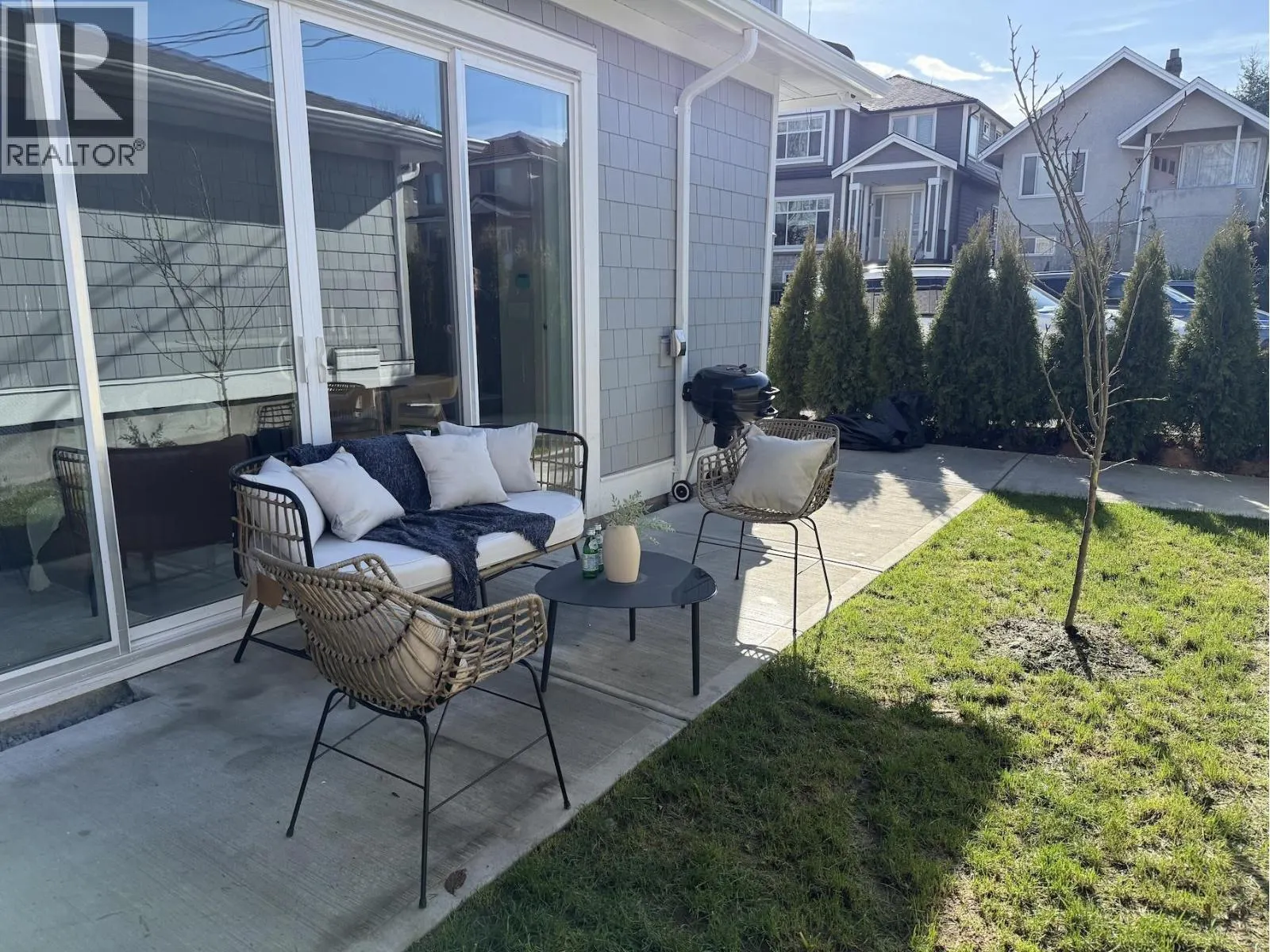 885 E KING EDWARD