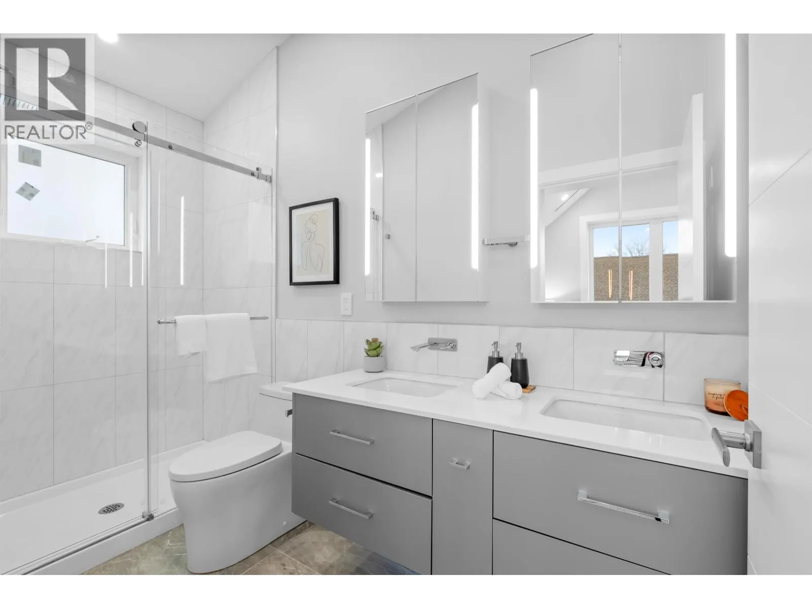 885 E KING EDWARD