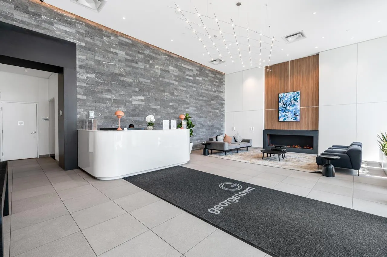 912 13685 102 AVENUE