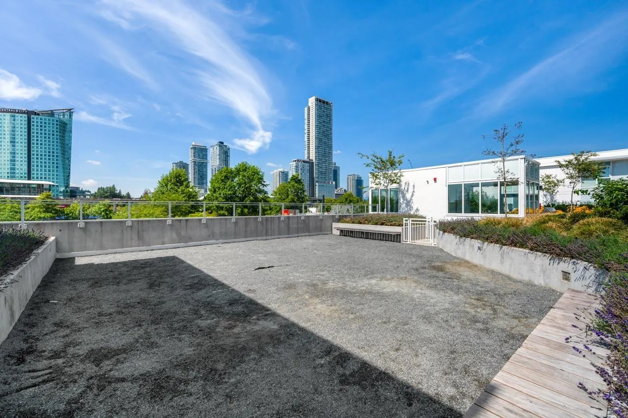912 13685 102 AVENUE
