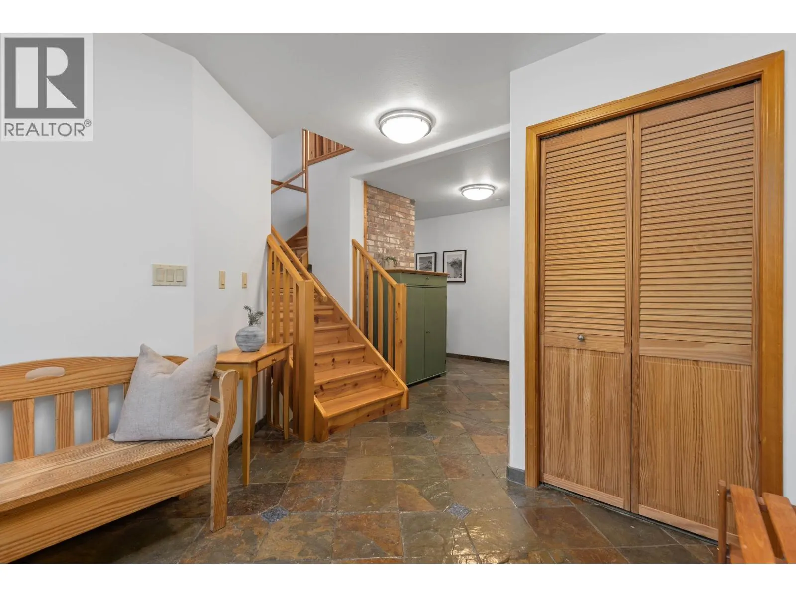 9548 EMERALD DRIVE