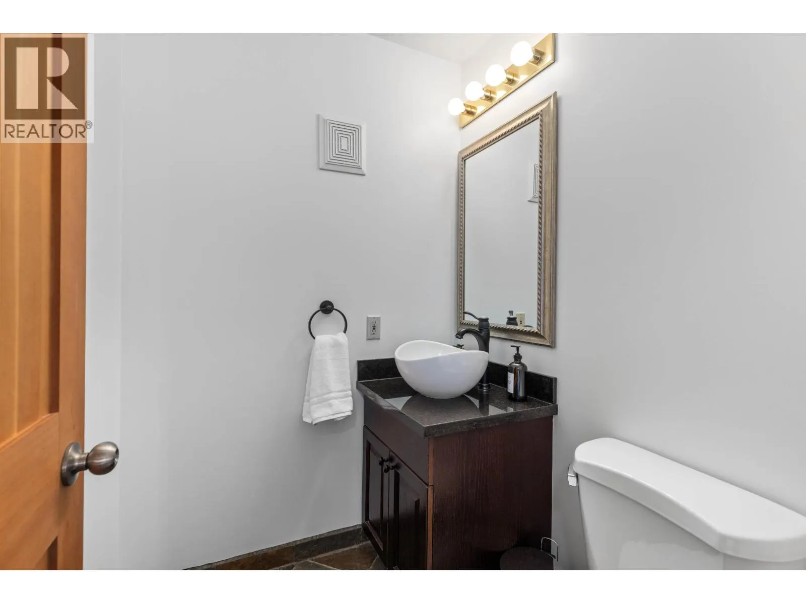 9548 EMERALD DRIVE