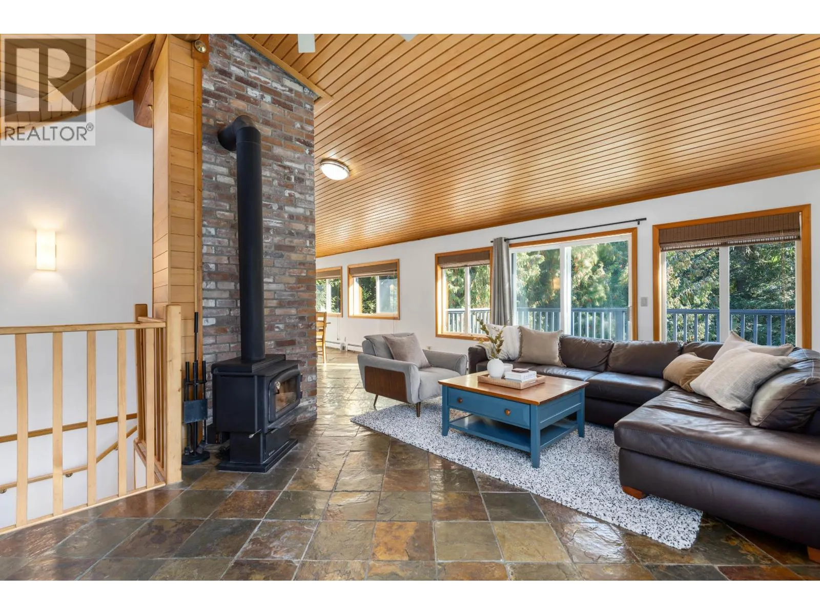 9548 EMERALD DRIVE