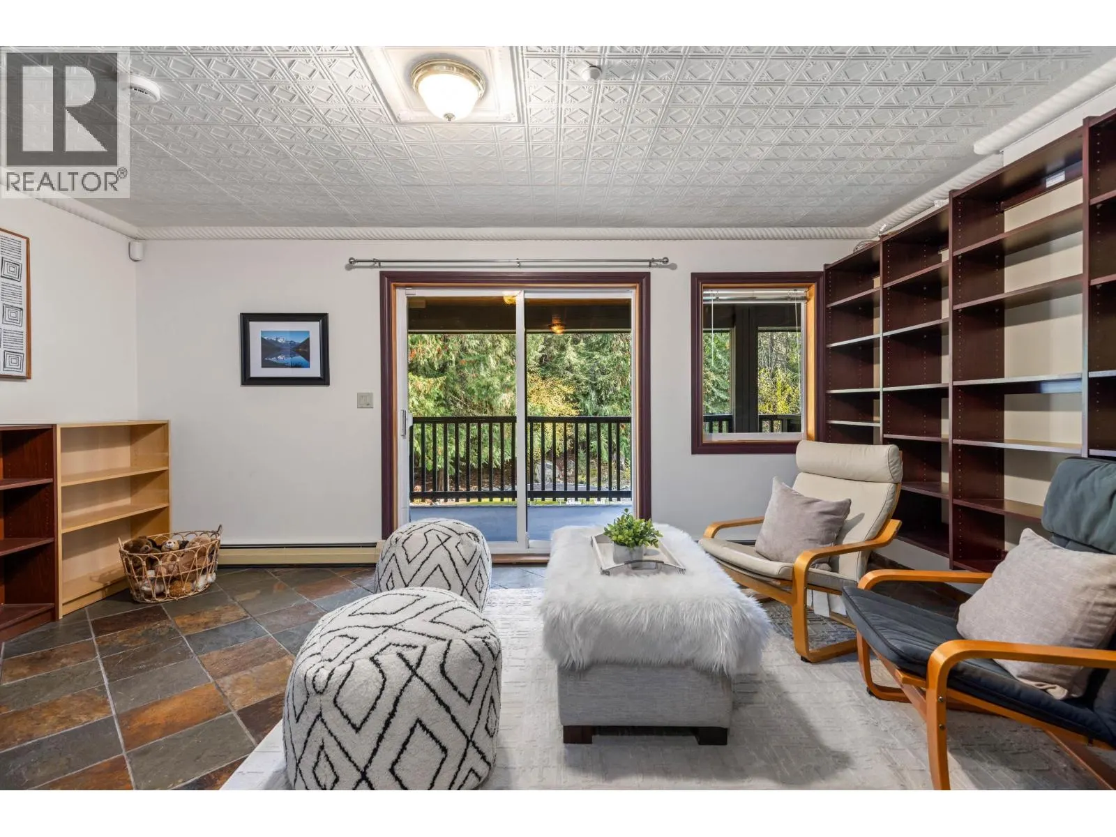 9548 EMERALD DRIVE