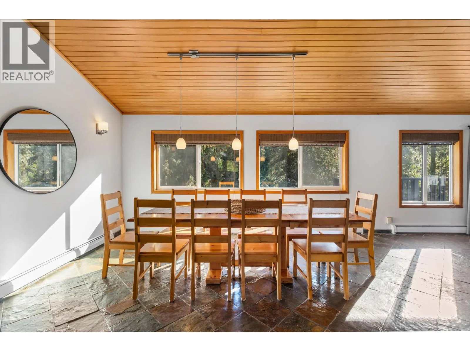 9548 EMERALD DRIVE