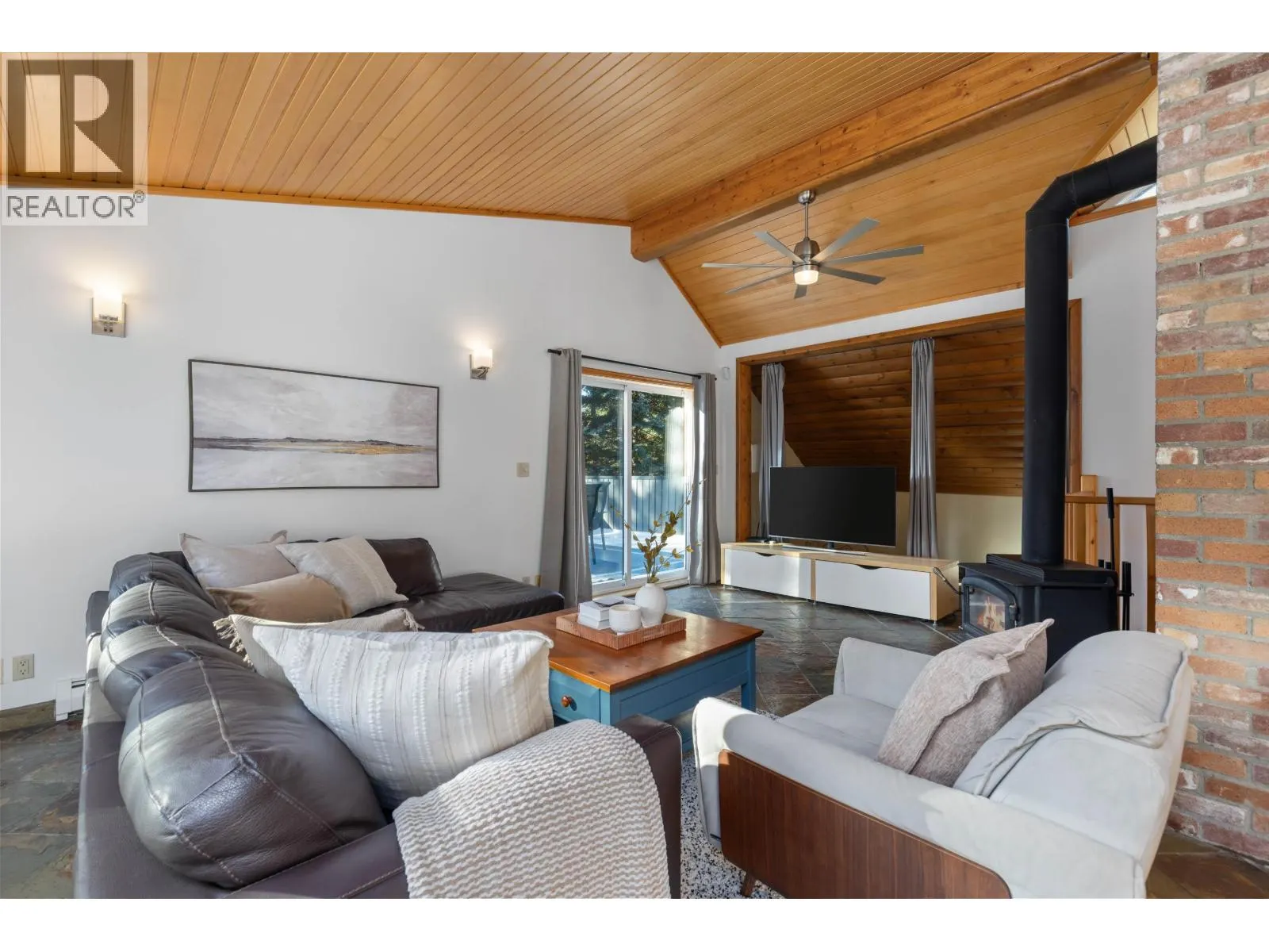 9548 EMERALD DRIVE