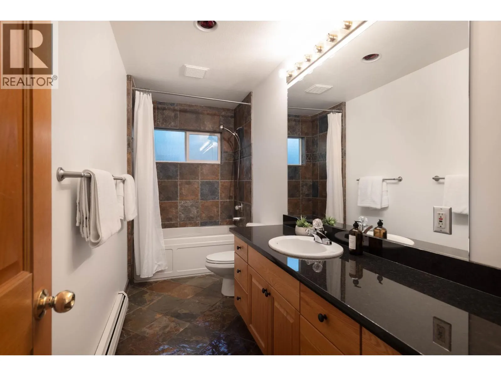 9548 EMERALD DRIVE